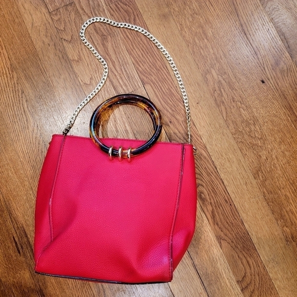 Gianni Bini Red Vegan Leather Purse Tortoise Ring Handles and Chain strap - Picture 6 of 16